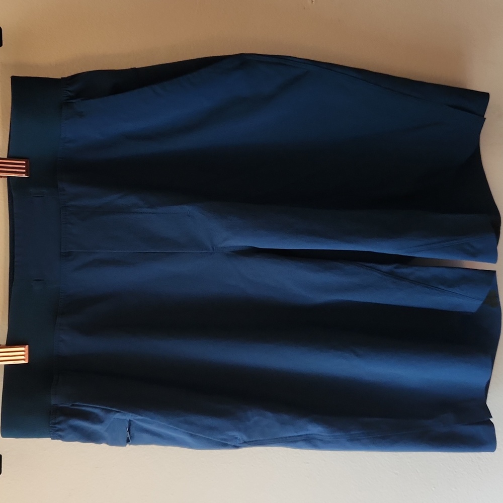 Lululemon Men's T.H.E short 10” linerless, Size S - Picture 2 of 11